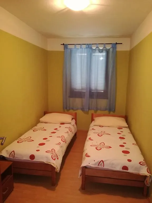 Apartment Nela Funtana 0*,